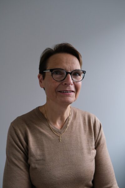 Portretfoto van Coby-Wilma van Essen. Ons team